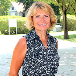 VOM-AUGUST 2019-DONNA FLAGEL 250X250 DONNA FLAGEL, VOLUNTEER OF THE MONTH