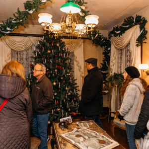 christmas-holiday-house tours-physick estate-tree 600×600