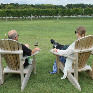 Food & Wine-Grilling at the vineyard-couple-600×600